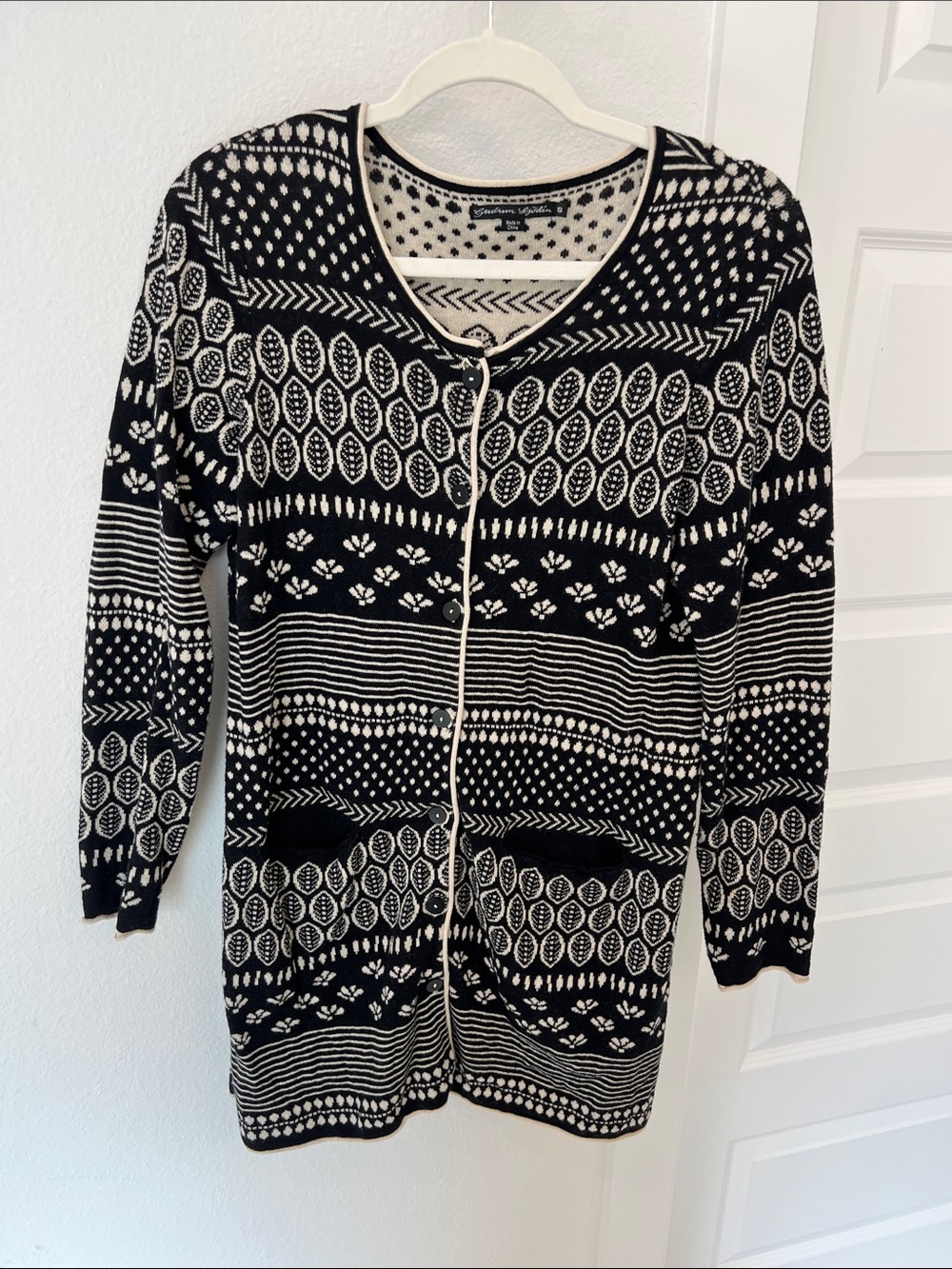 Black & White Patterned Women's Cardigan Sweater